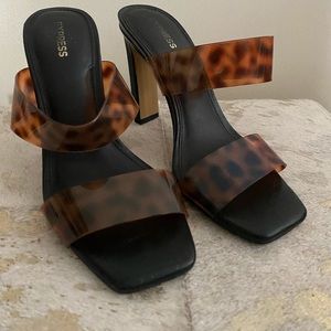 Express 2 Strap Heel